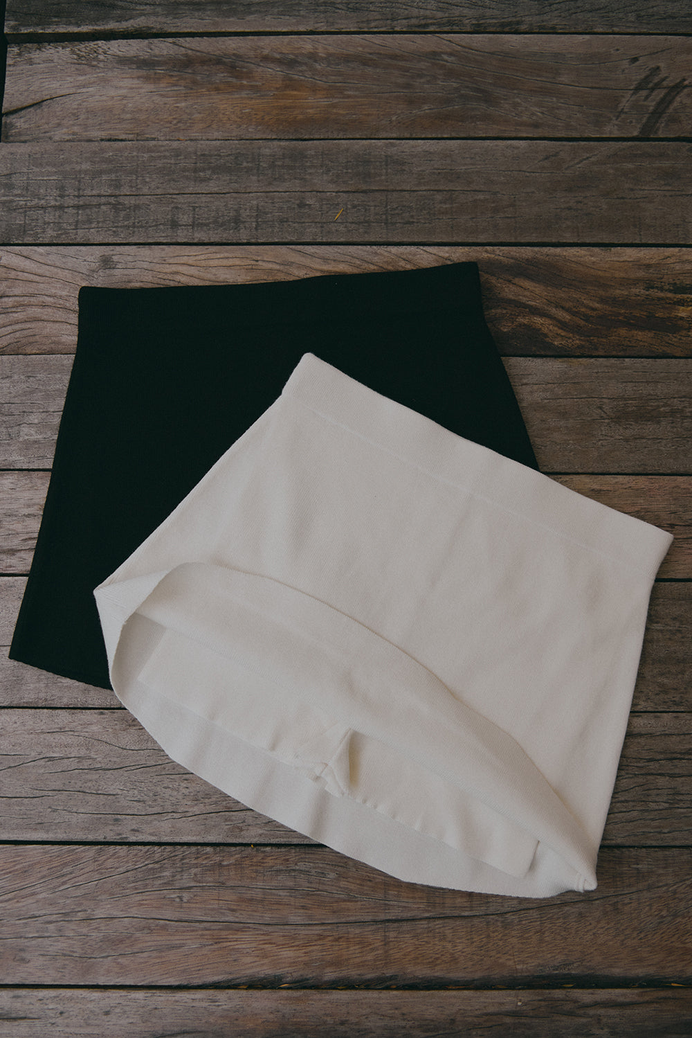 Afternoon Walk Knit Bodycon Mini Skirt<br/>午後漫步針織短裙