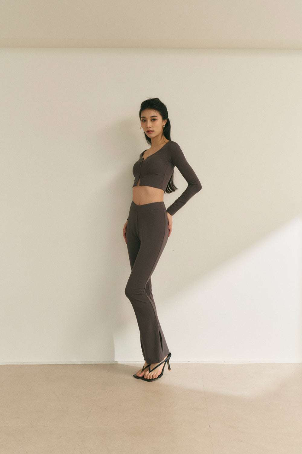 Front Zip Long Sleeve Bra Top (寬領美胸拉鍊長袖) By Beigy - Milu