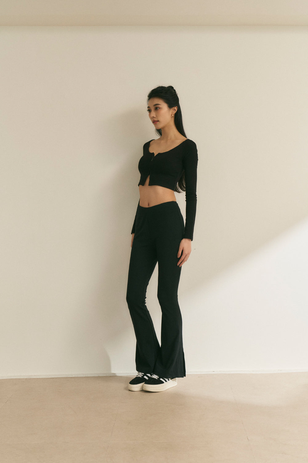 V-Waist Flare Pants (V型腰瘦彈力微喇長褲) By Beigy - Milu