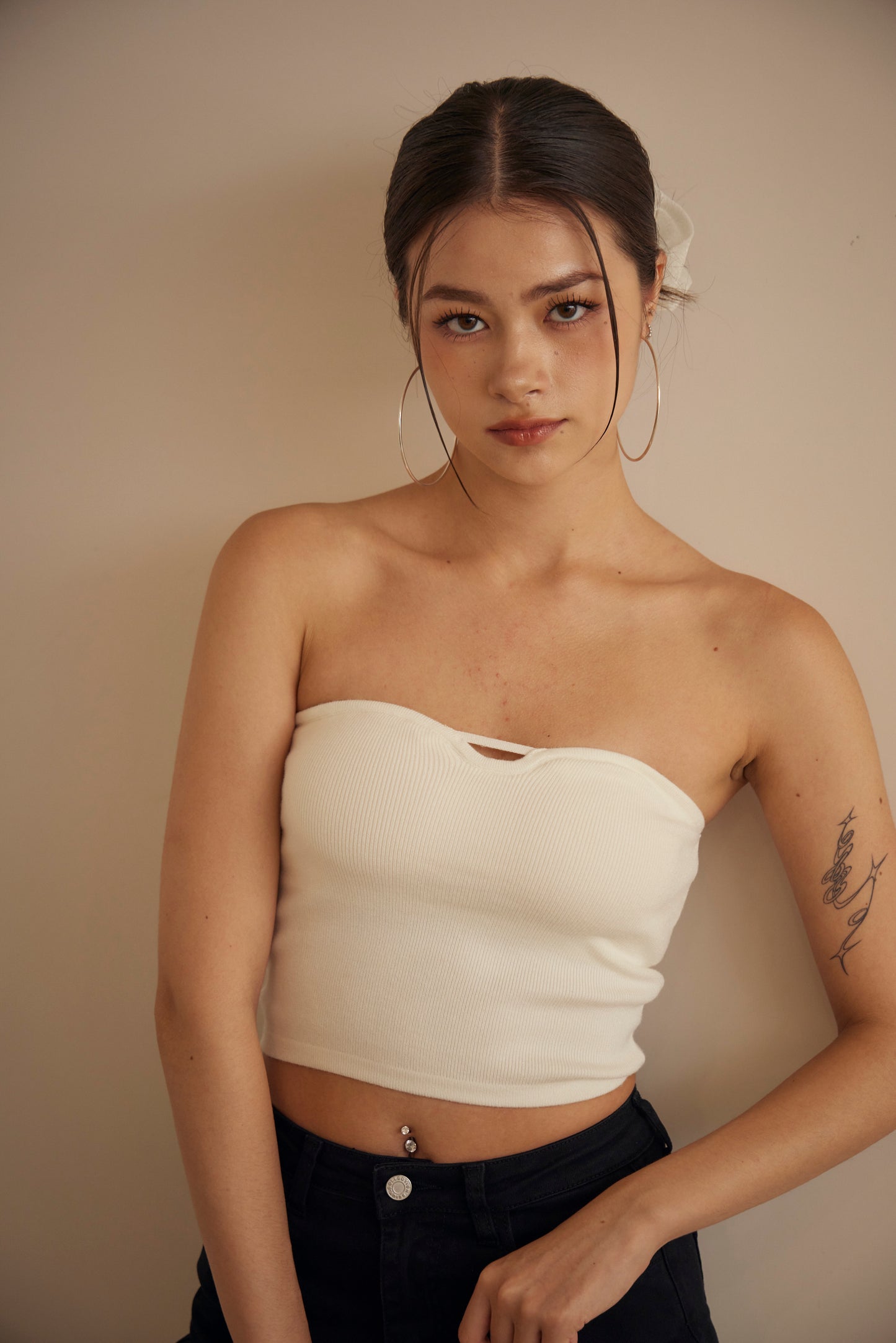 Knit Strapless Bra Top (鏤空針織平口) By Beigy - Milu