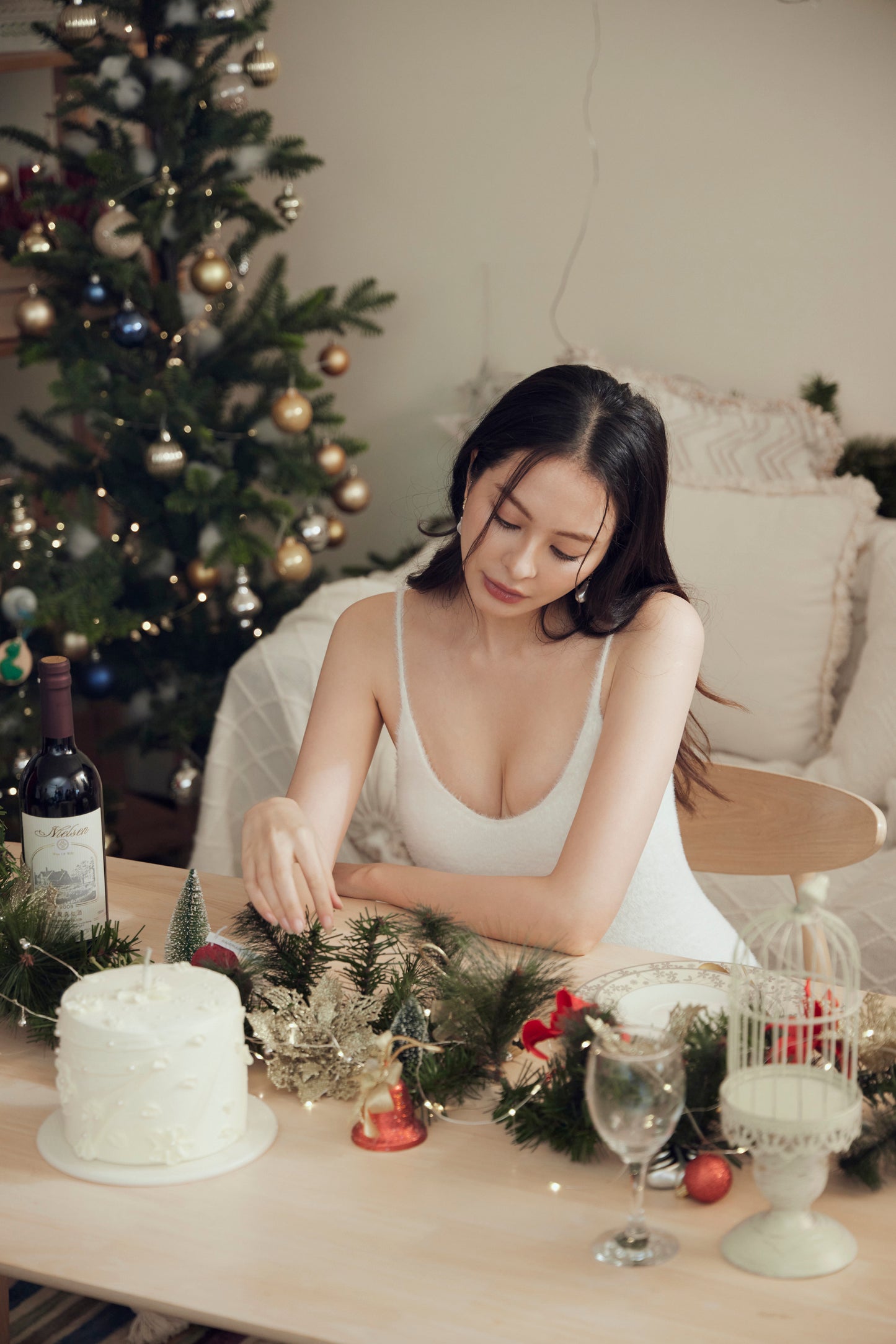 Faux Fur V-Neck Bra Dress (完美V領水貂毛感Bra Dress) By Beigy - Milu