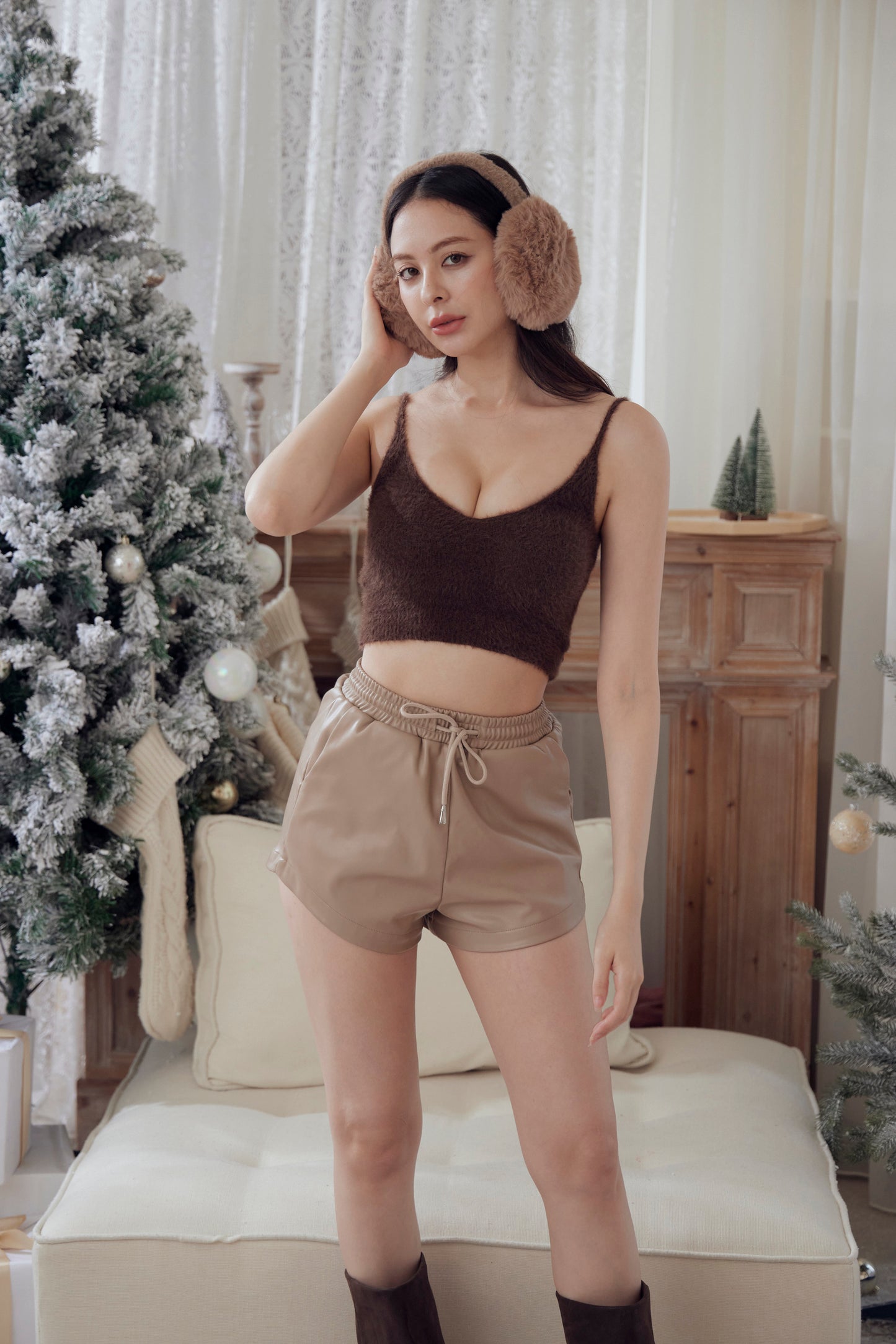 Faux Fur V-Neck Bra Top (完美V領水貂毛感Bra Top) By Beigy - Milu