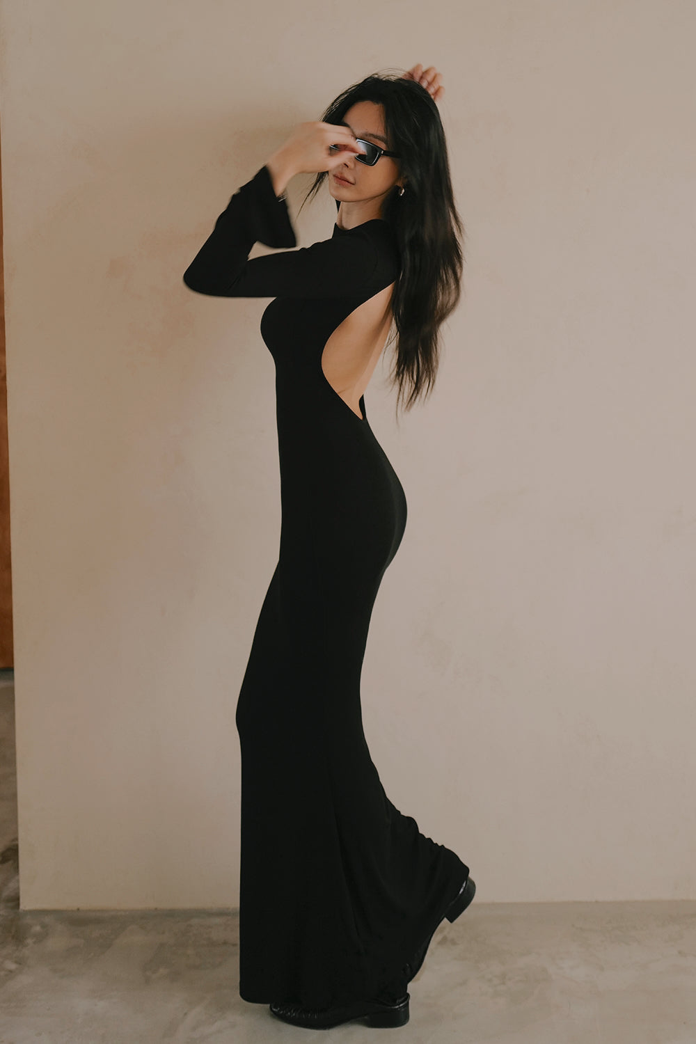 Backless Bra Dress (露背襯墊長洋裝) By mumm - Milu