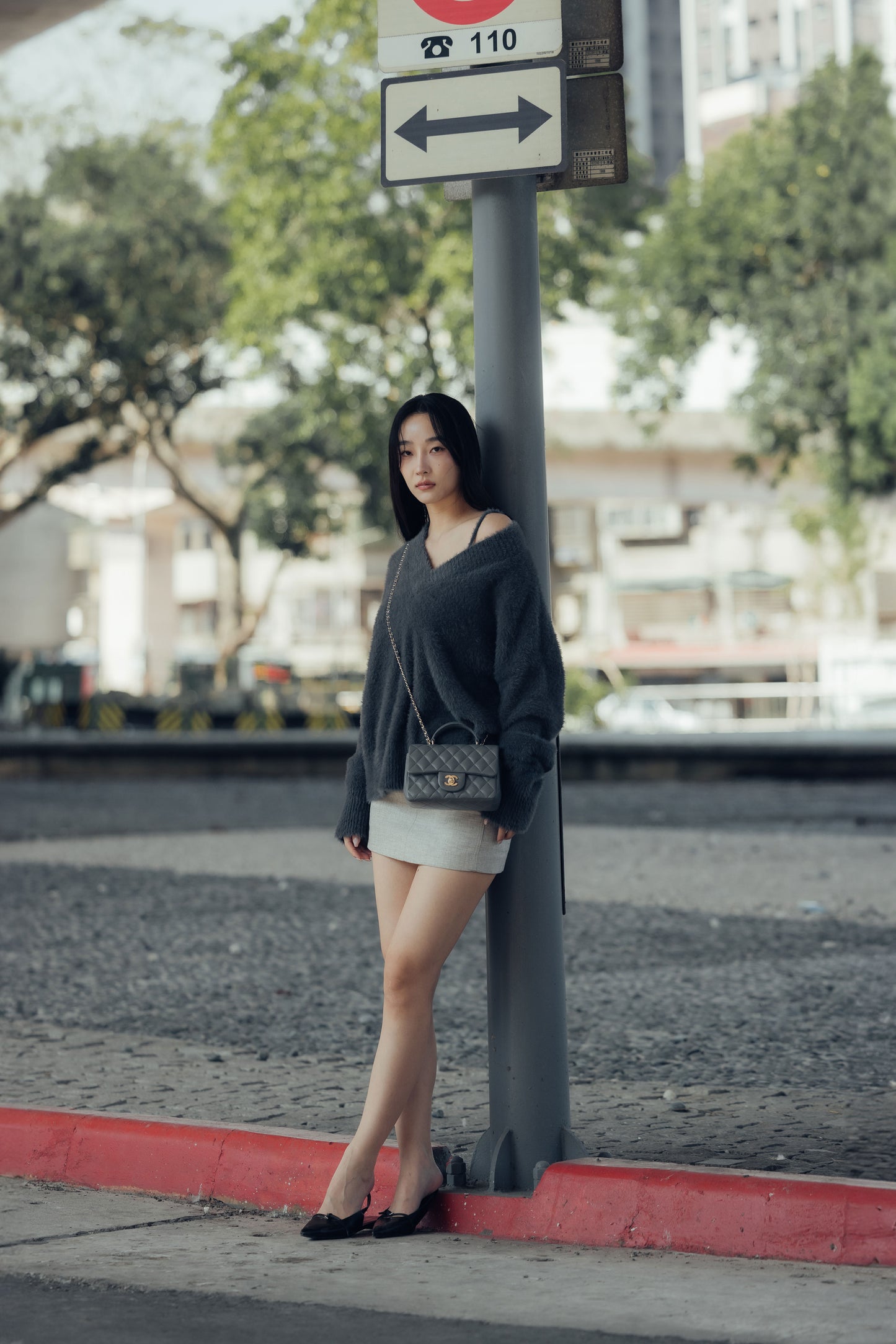 Faux Fur V-Neck Sweater (水貂毛感V領毛衣) By Beigy - Milu