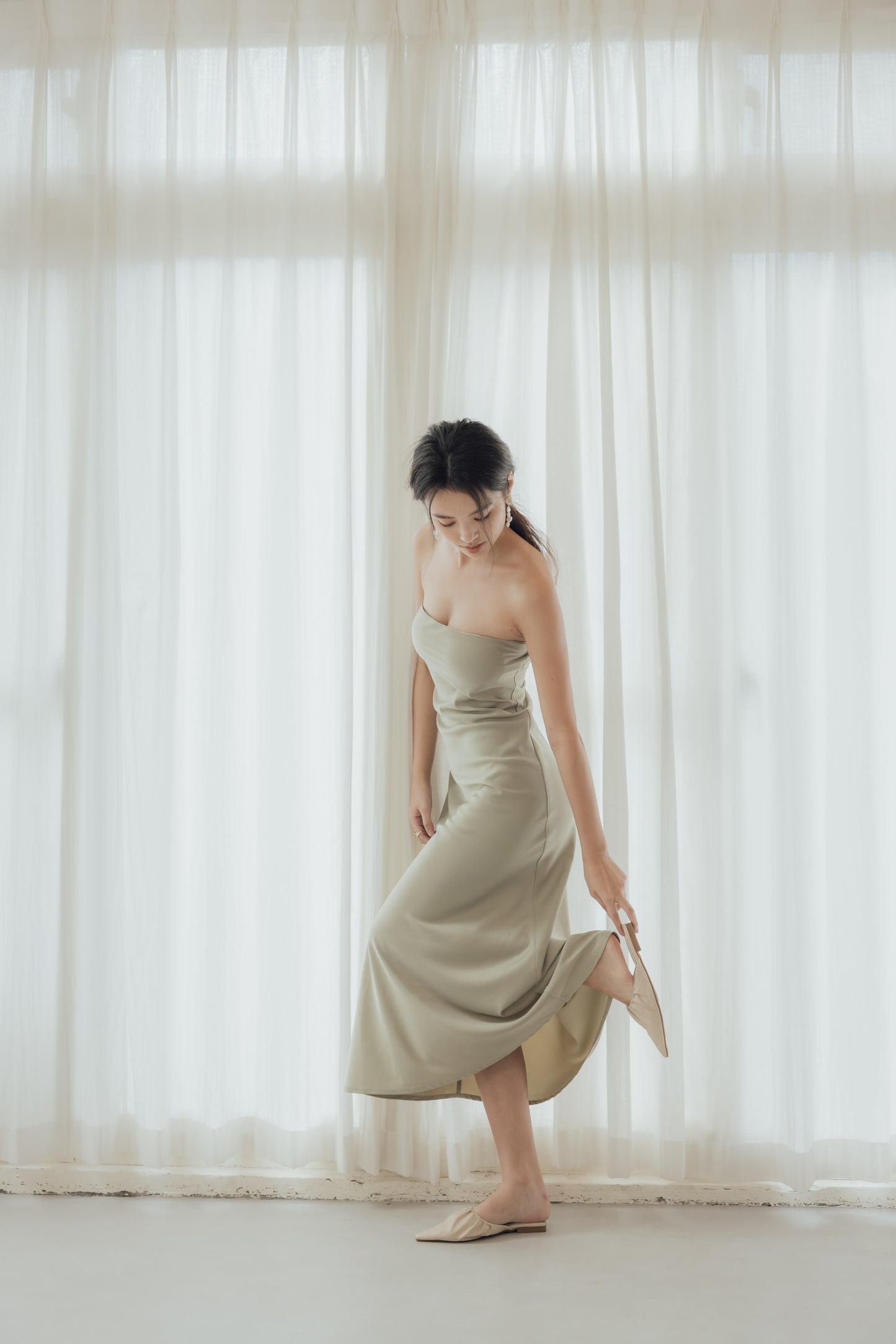 Satin Strapless Bra Dress (緞面平口) By Beigy - Milu