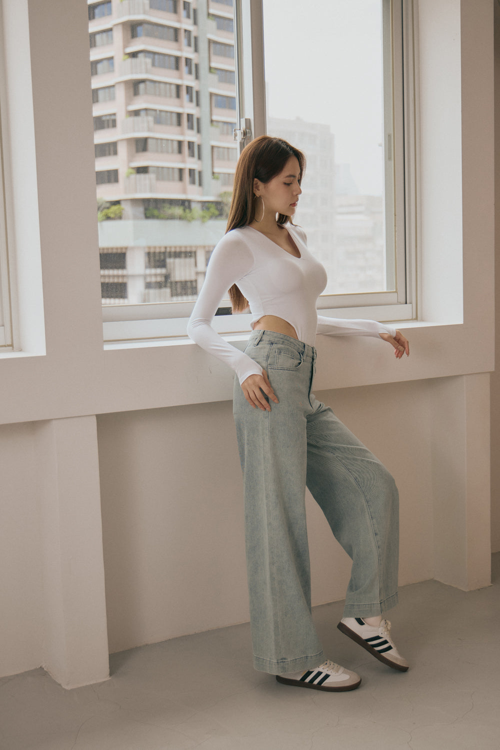 Wide Leg Straight Jeans (直筒牛仔寬褲) By Beigy - Milu