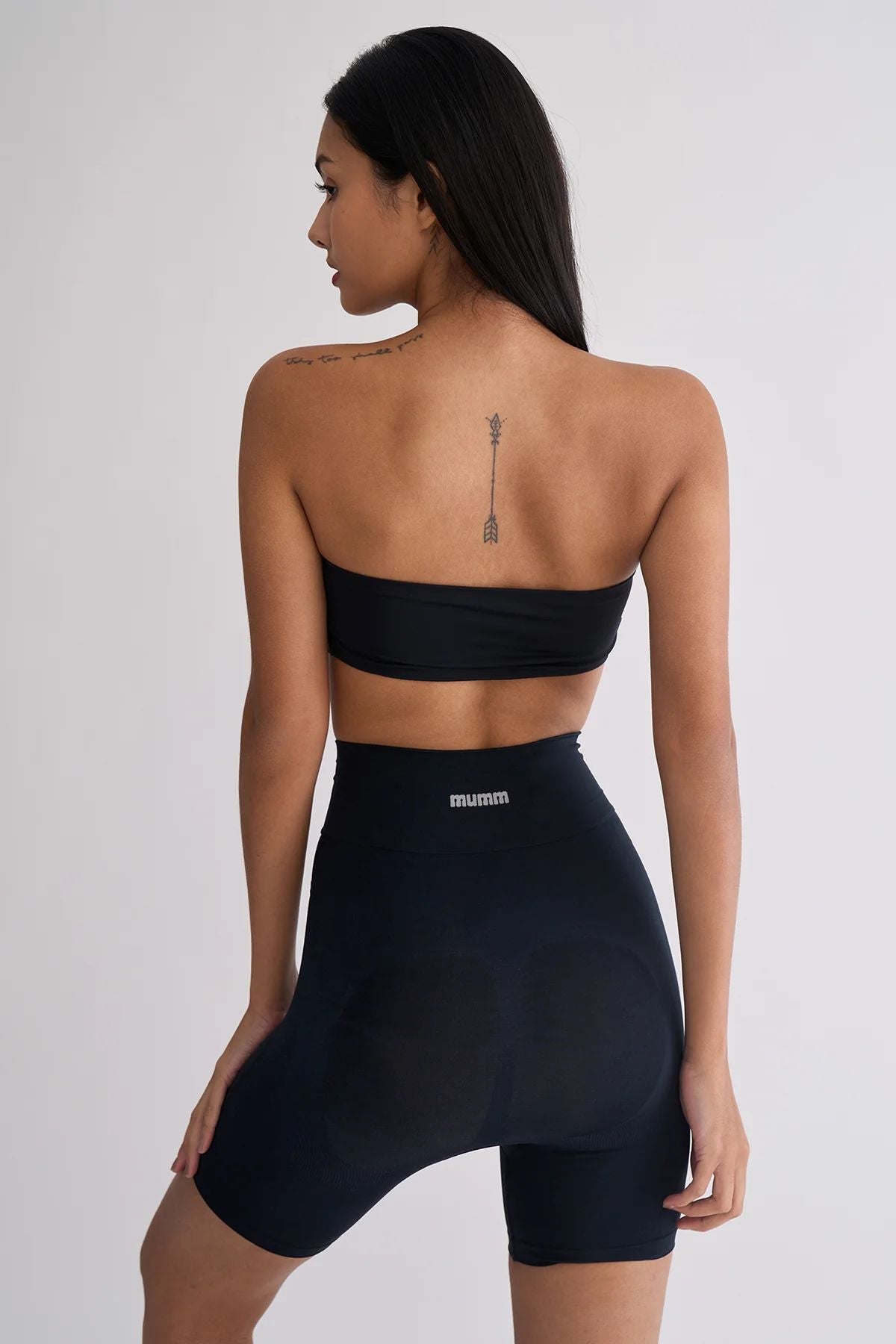 MID WAIST SCULPING SHORT (提臀收腹褲) By mumm - Milu