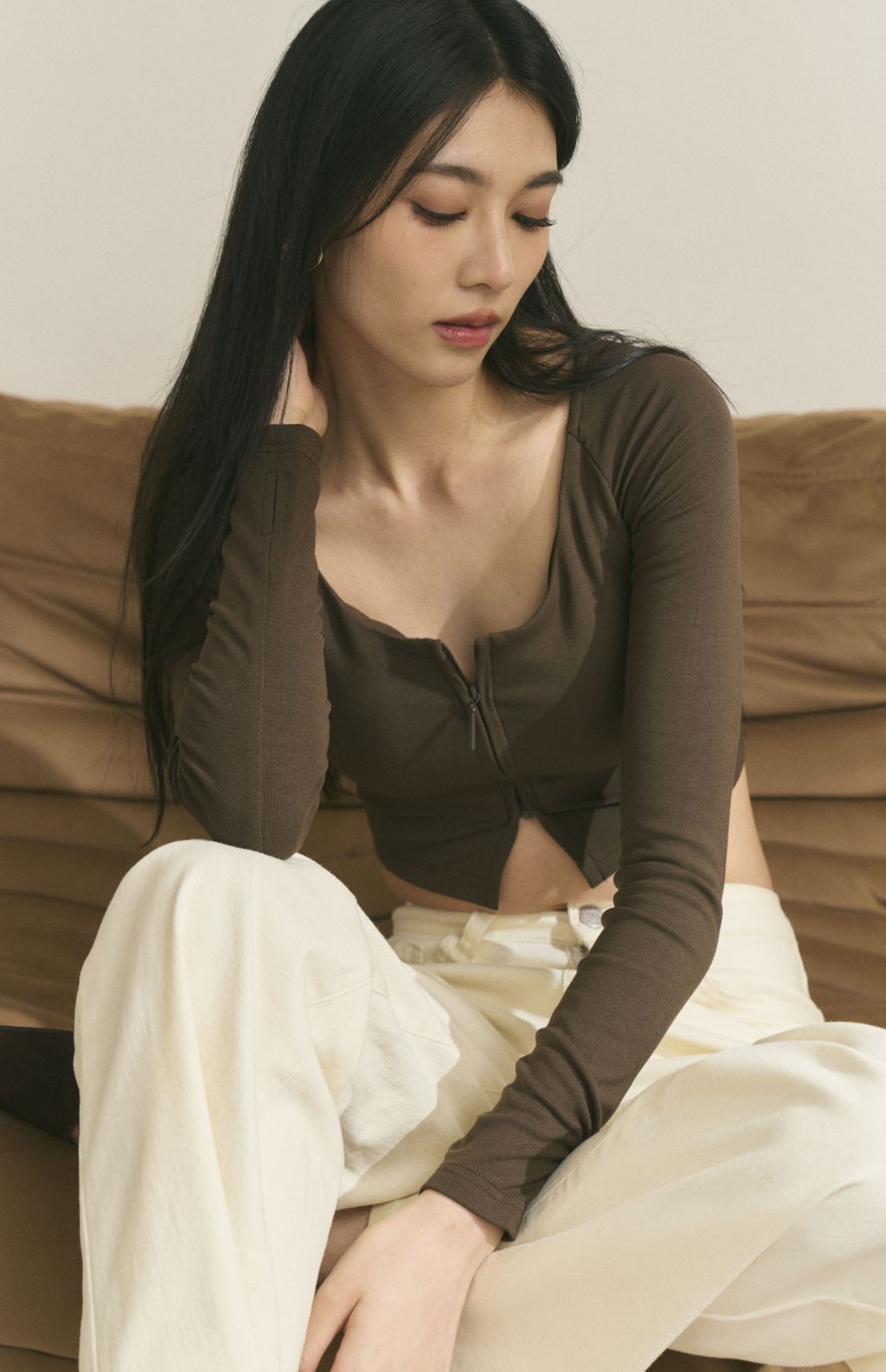 Front Zip Long Sleeve Bra Top (寬領美胸拉鍊長袖) By Beigy - Milu