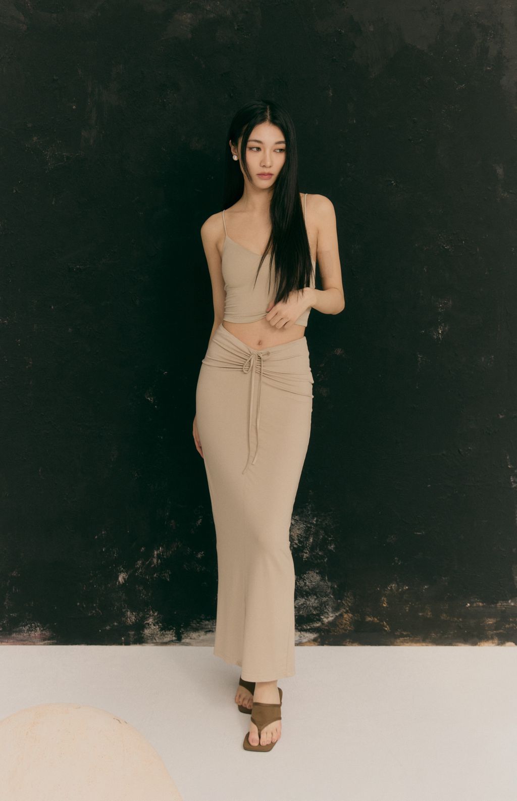 Heat++ Back Slit Long Skirt (低調辣抽繩後開衩裙) By Beigy - Milu