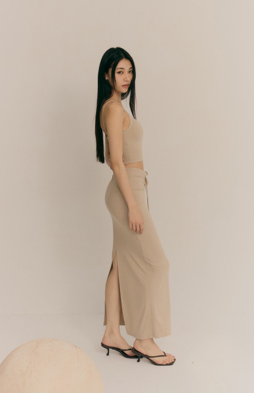 Heat++ Back Slit Long Skirt (低調辣抽繩後開衩裙) By Beigy - Milu