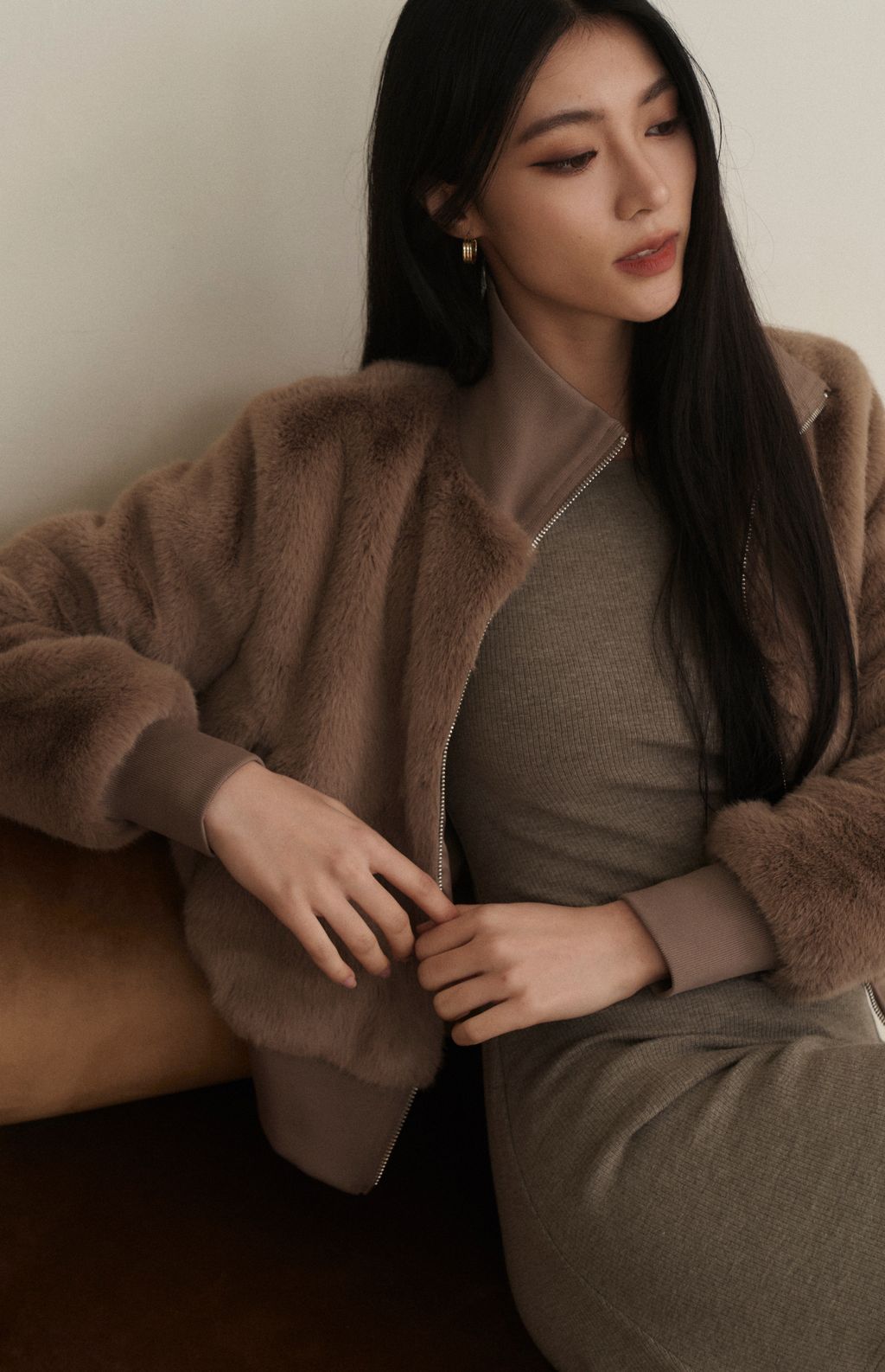 Faux Fur Zip-Up Jacket <br/>貂毛感立領拉鍊外套 By Beigy - Milu