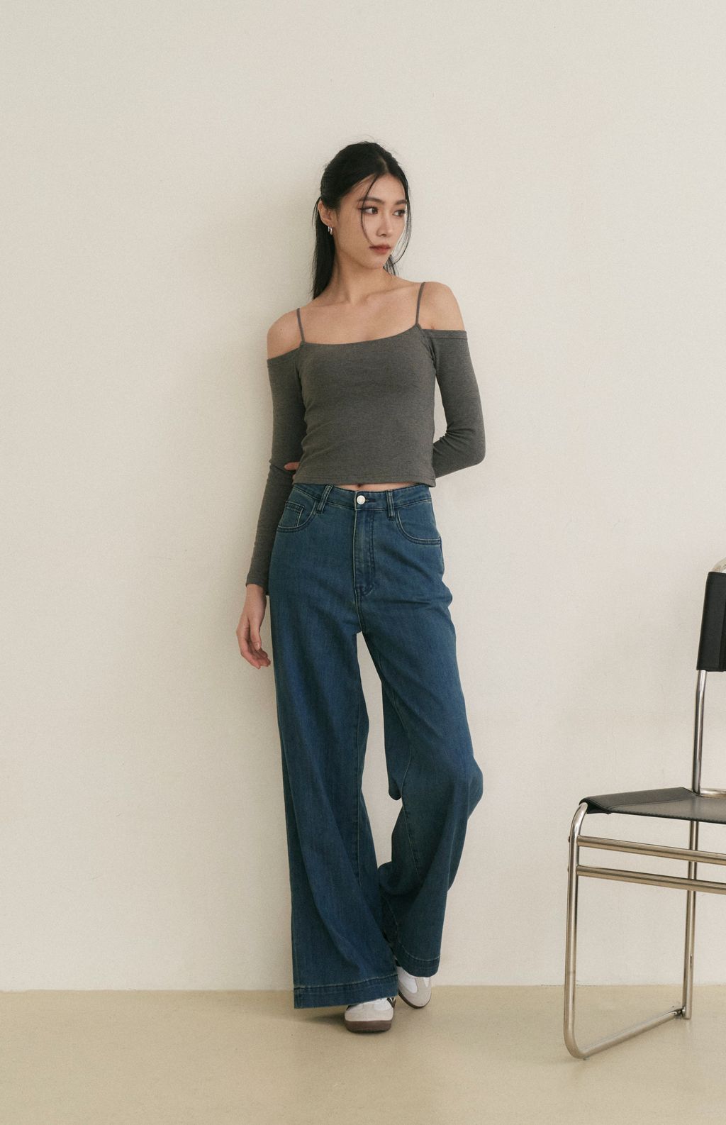 Cold Shoulder Long Sleeve Bra Top (露肩圓領長袖Bra Top) By Beigy - Milu