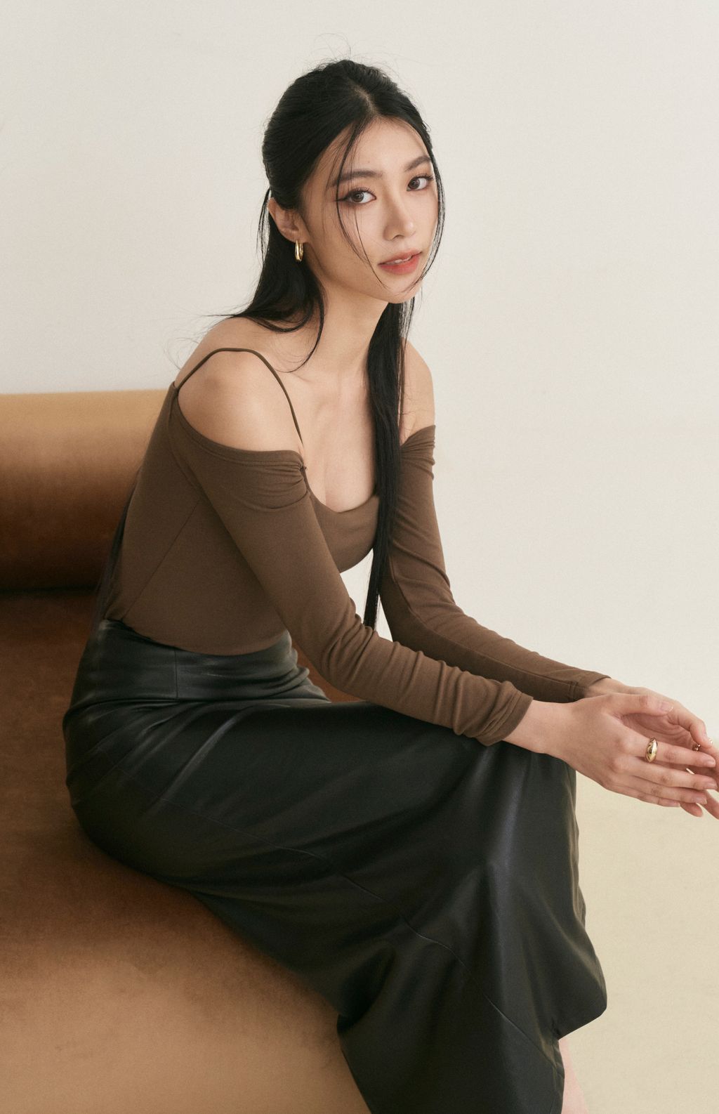 Cold Shoulder Long Sleeve Bra Top (露肩圓領長袖Bra Top) By Beigy - Milu