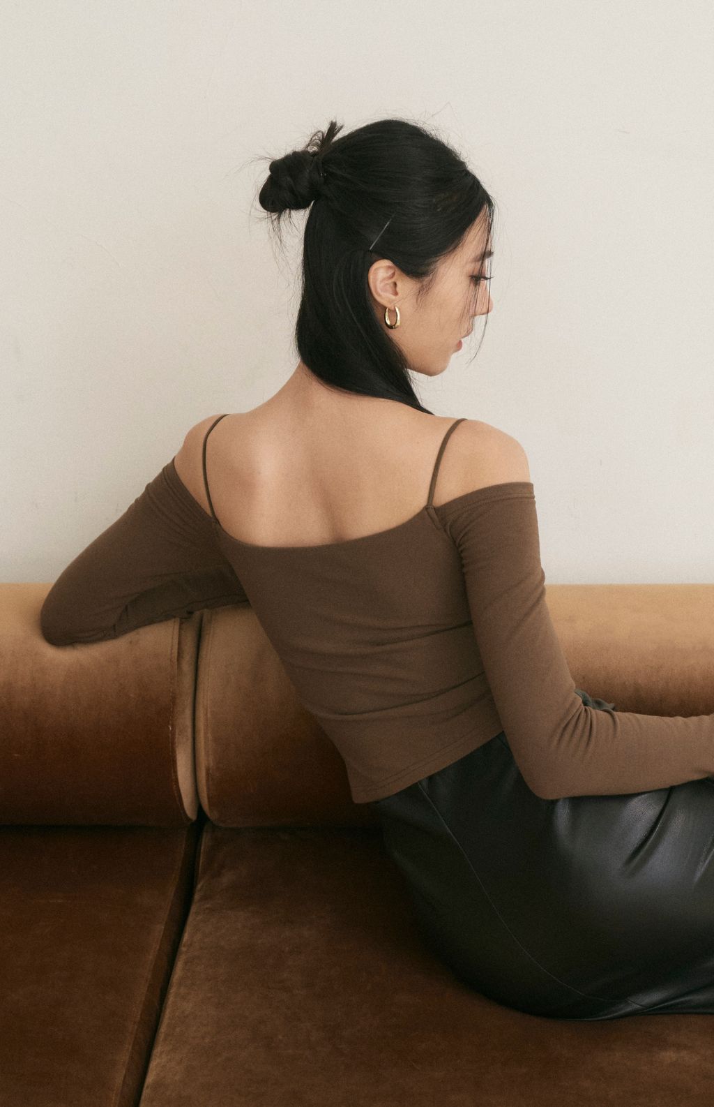 Cold Shoulder Long Sleeve Bra Top (露肩圓領長袖Bra Top) By Beigy - Milu