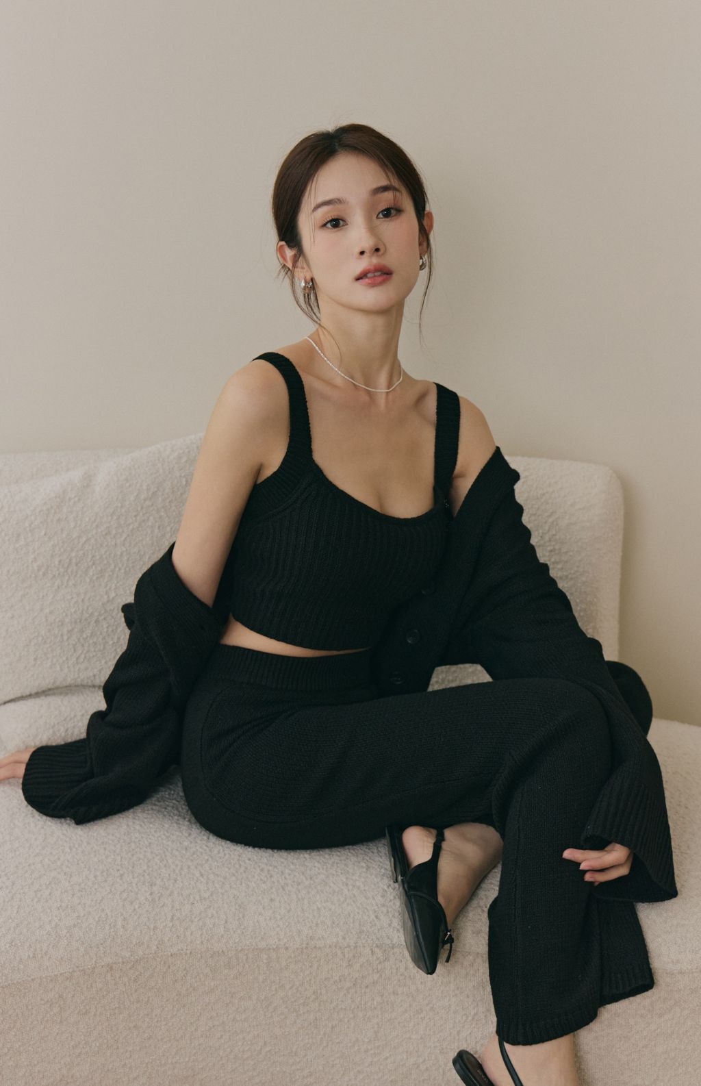 Soft Skin V-Neck Cardigan (親膚粗針V領外套) By Beigy - Milu