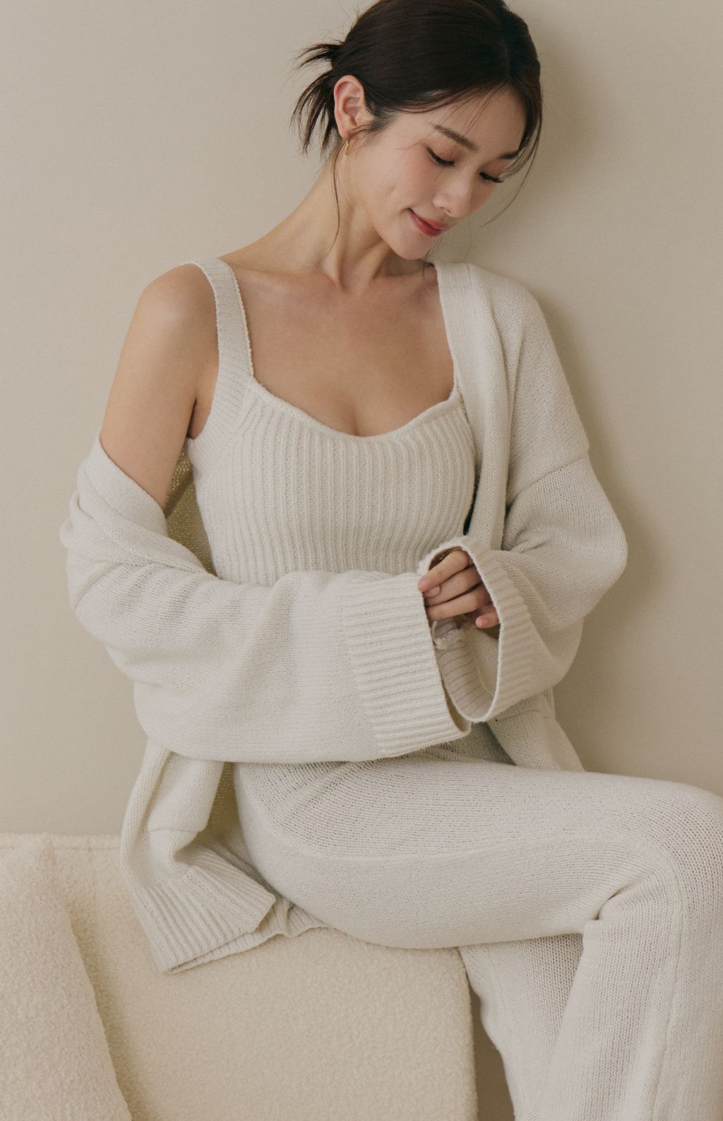 Soft Skin V-Neck Cardigan (親膚粗針V領外套) By Beigy - Milu