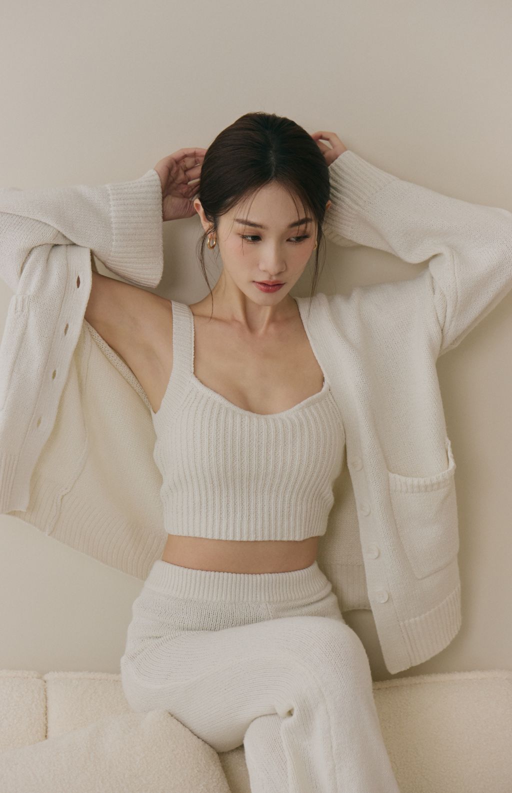 Soft Skin V-Neck Cardigan (親膚粗針V領外套) By Beigy - Milu