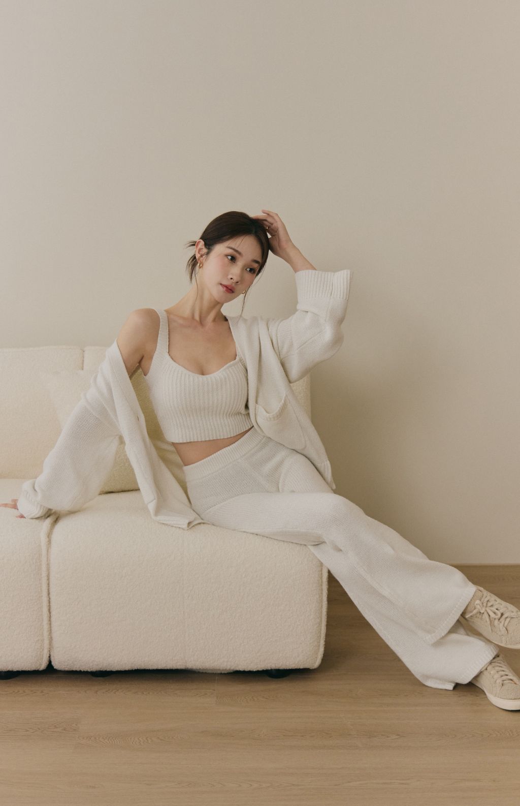 Soft Skin V-Neck Cardigan (親膚粗針V領外套) By Beigy - Milu