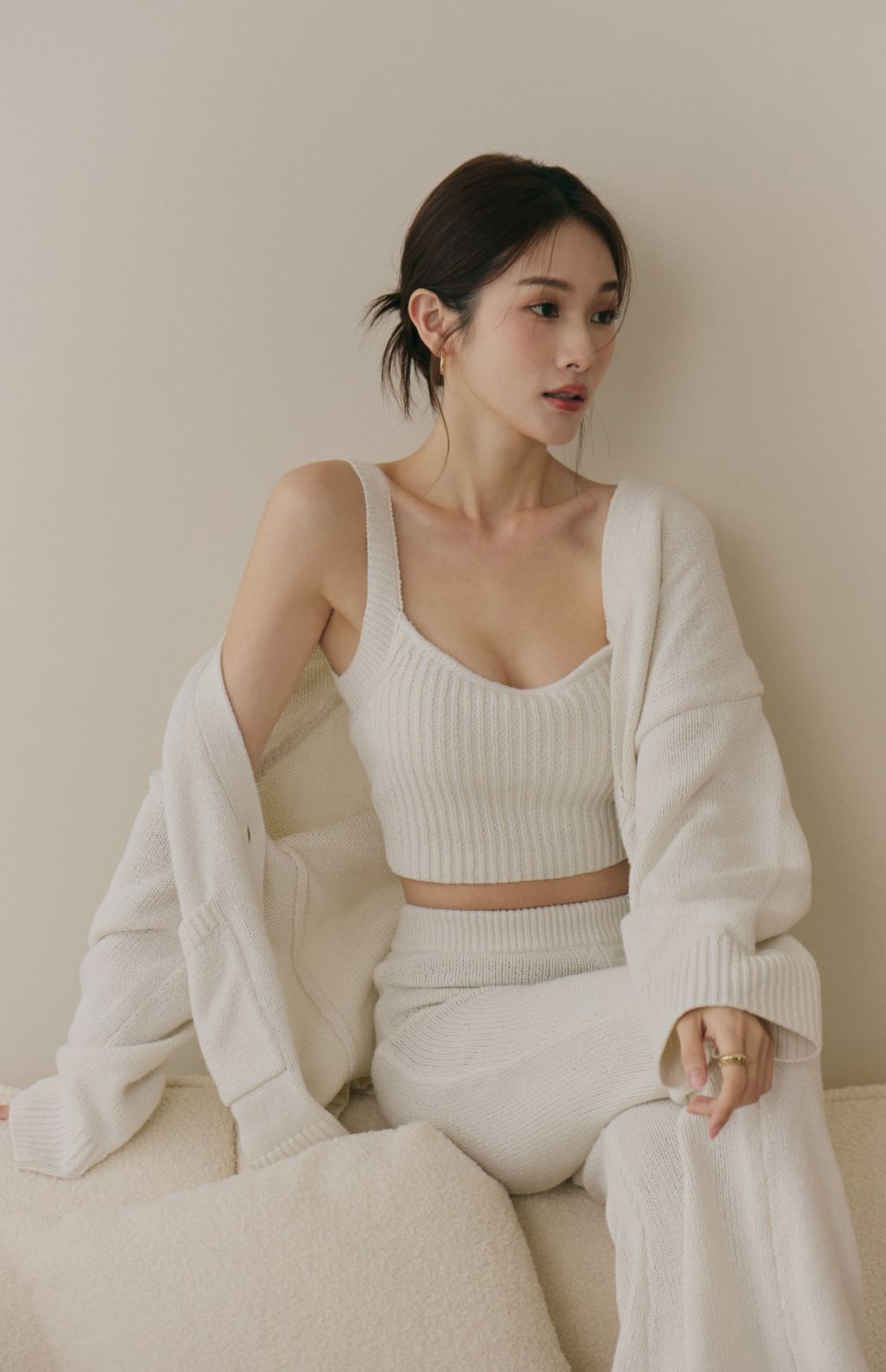 Soft Skin V-Neck Cardigan (親膚粗針V領外套) By Beigy - Milu
