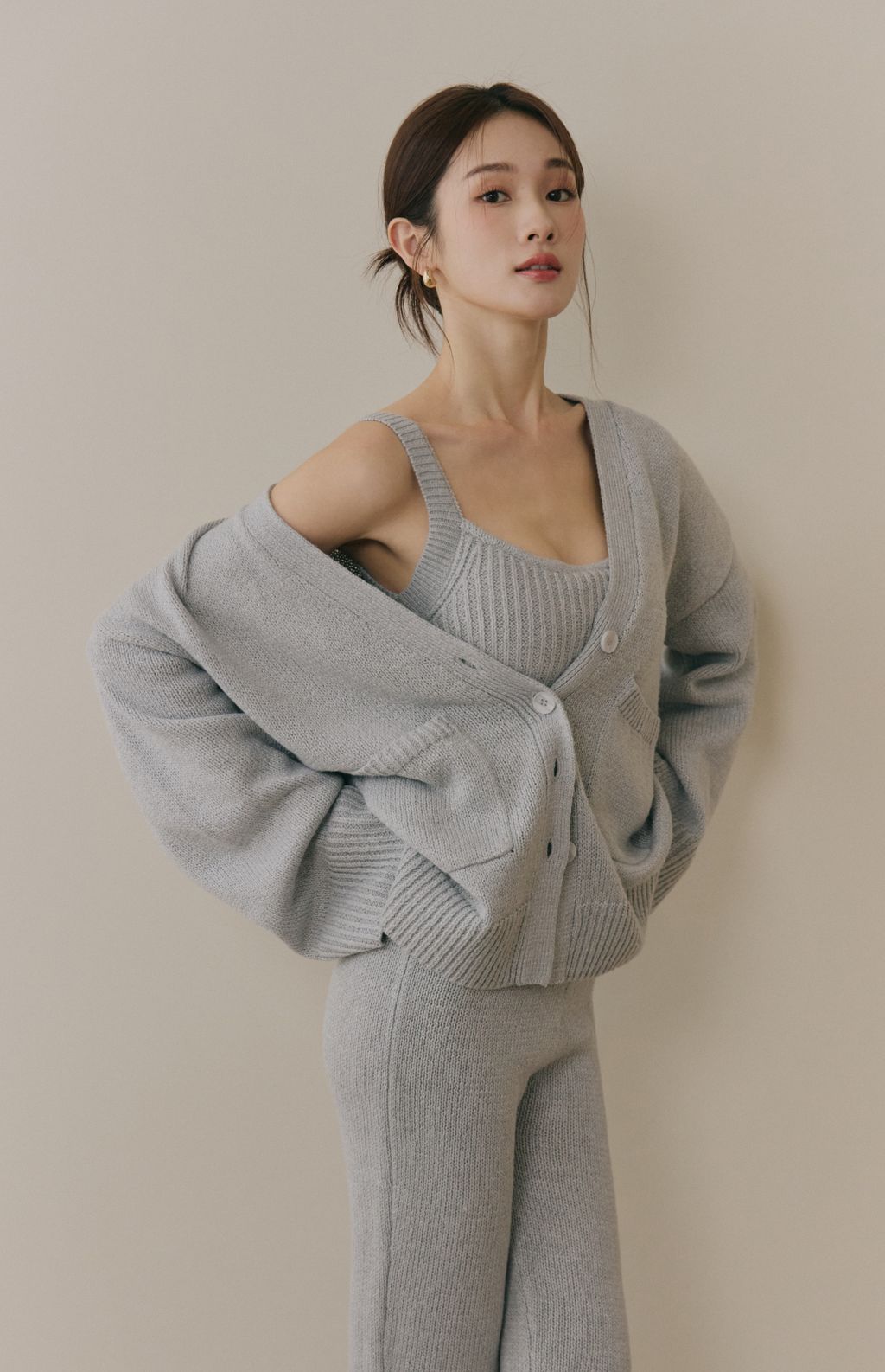 Soft Skin V-Neck Cardigan (親膚粗針V領外套) By Beigy - Milu