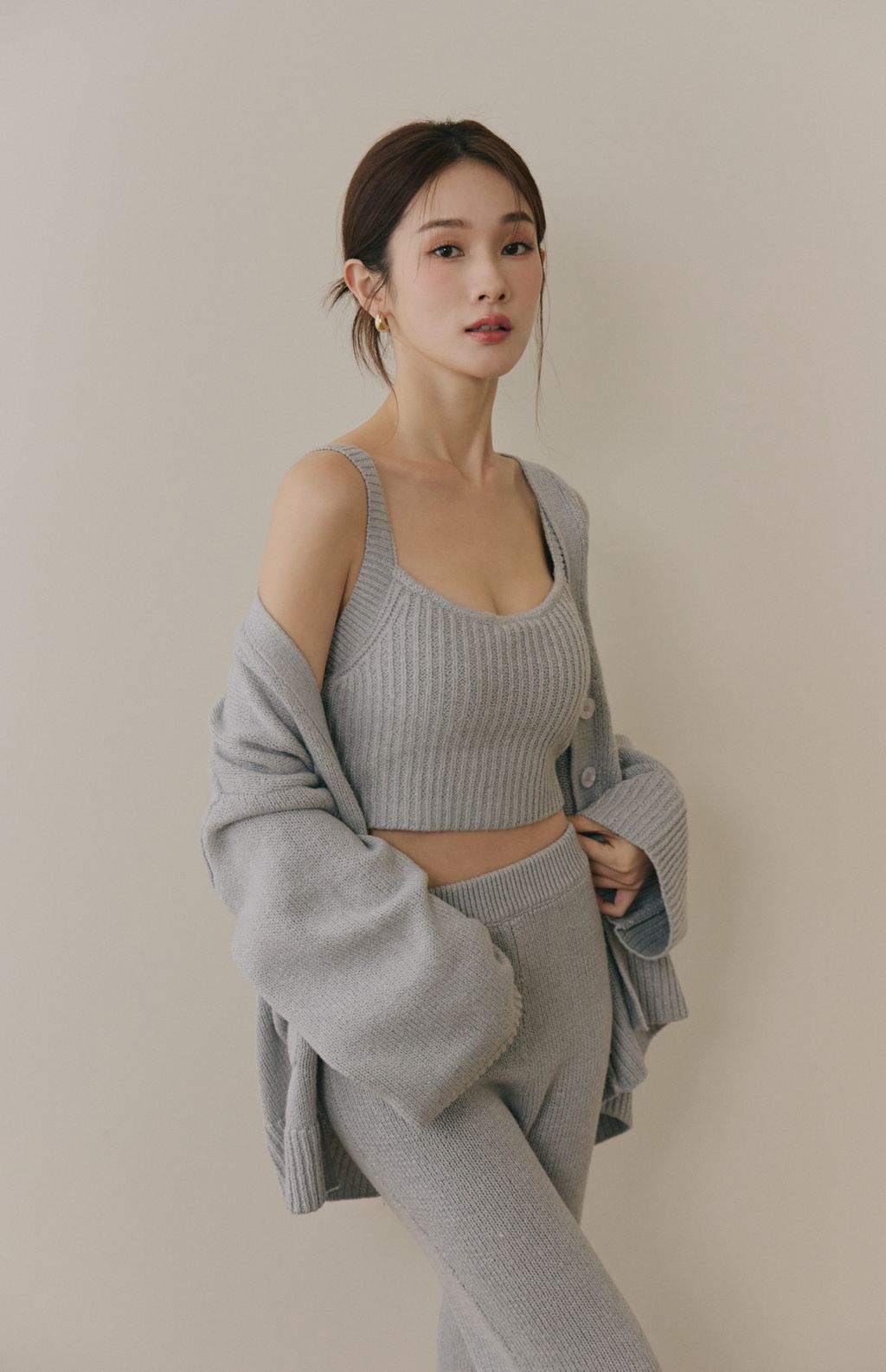 Soft Skin V-Neck Cardigan (親膚粗針V領外套) By Beigy - Milu