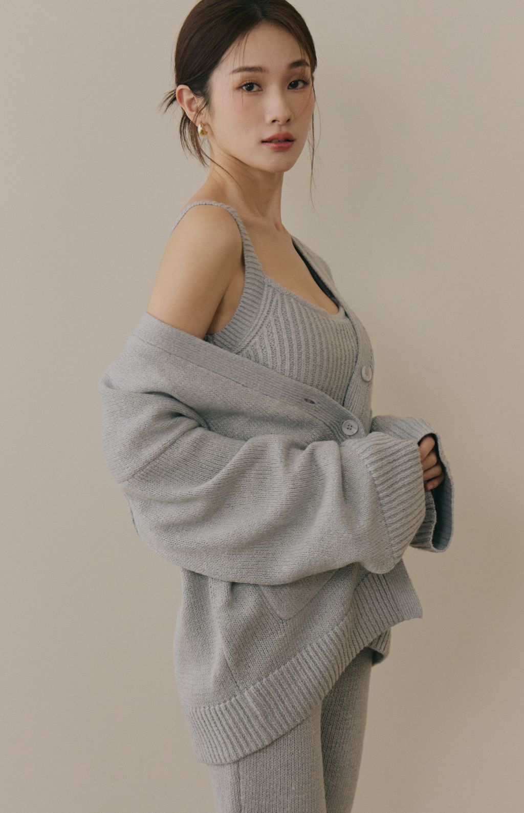 Soft Skin V-Neck Cardigan (親膚粗針V領外套) By Beigy - Milu