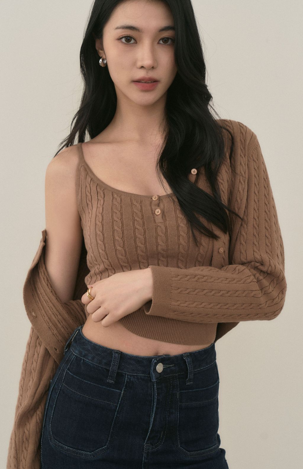 Round Neck Cable Cardigan (麻花針織圓領外套) By Beigy - Milu
