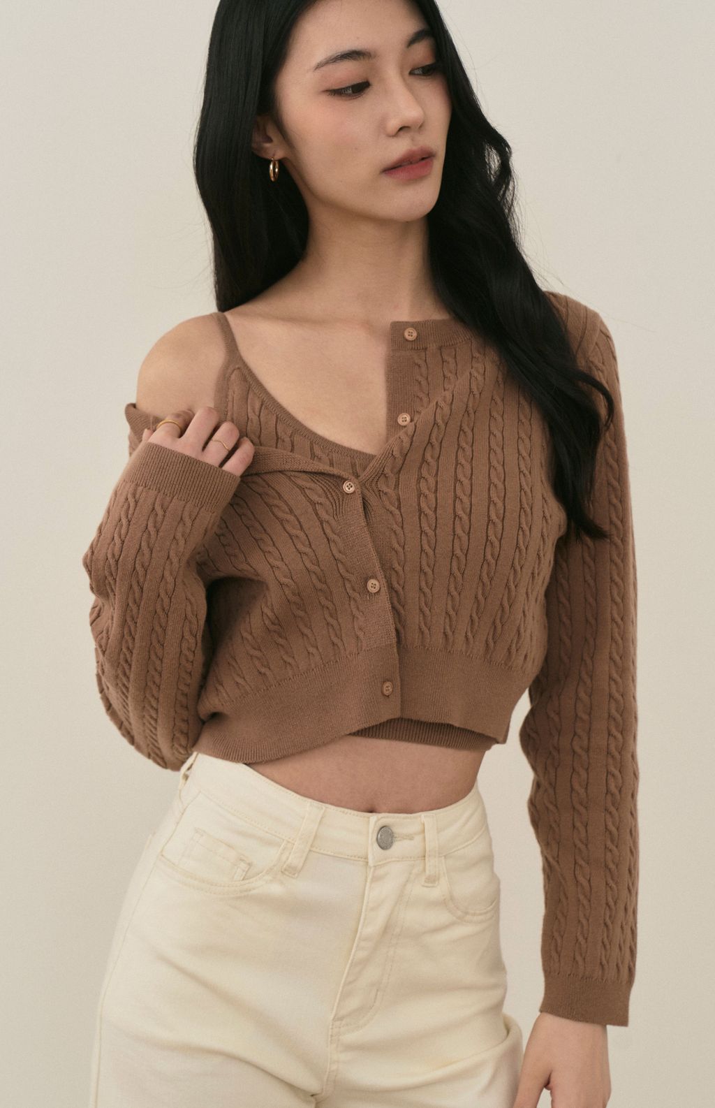 Round Neck Cable Cardigan (麻花針織圓領外套) By Beigy - Milu