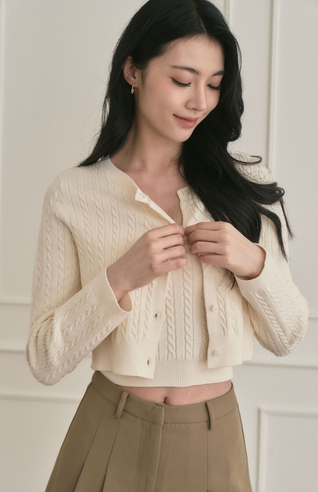 Round Neck Cable Cardigan (麻花針織圓領外套) By Beigy - Milu