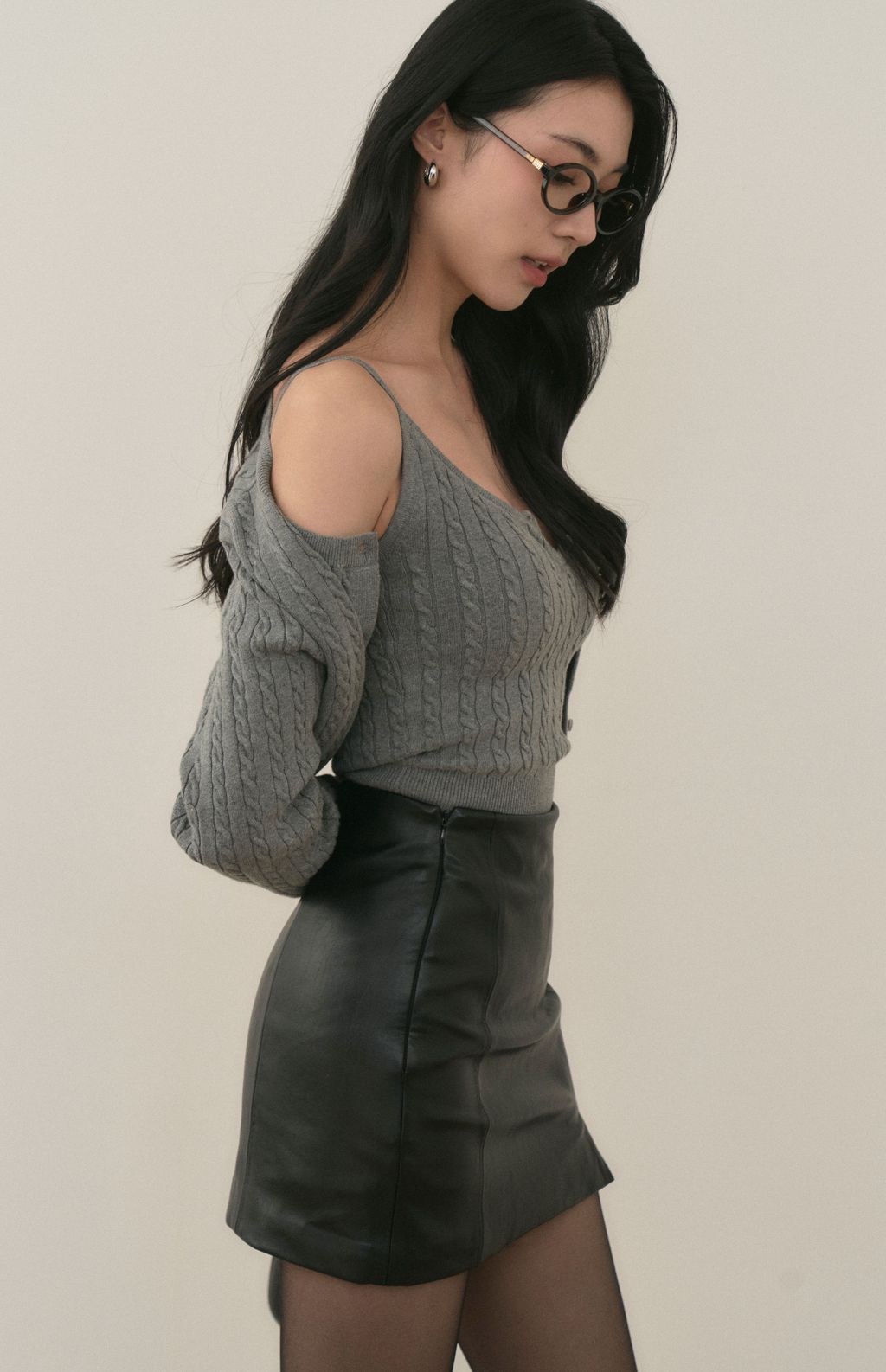 Front Slit Leather Mini Skirt (質感側開衩皮短褲裙) By Beigy - Milu