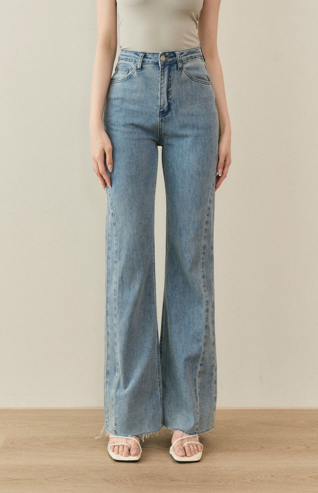 Slimming Side Seam Jean<br/>顯瘦側車線不收邊牛仔褲