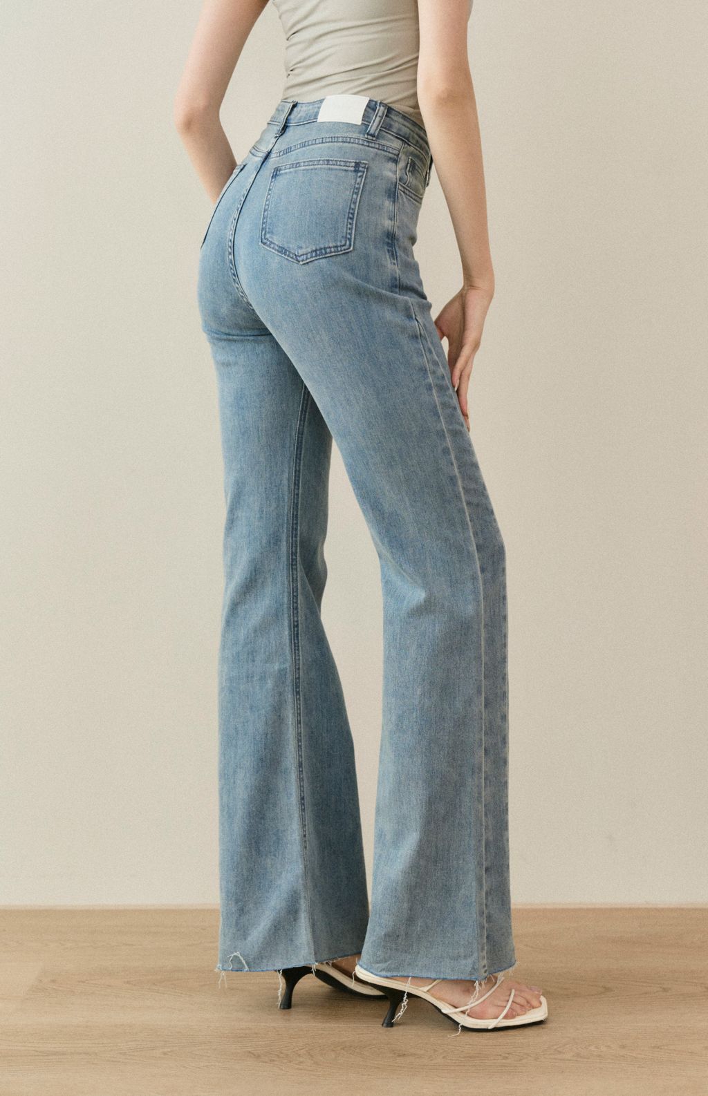 Slimming Side Seam Jean<br/>顯瘦側車線不收邊牛仔褲
