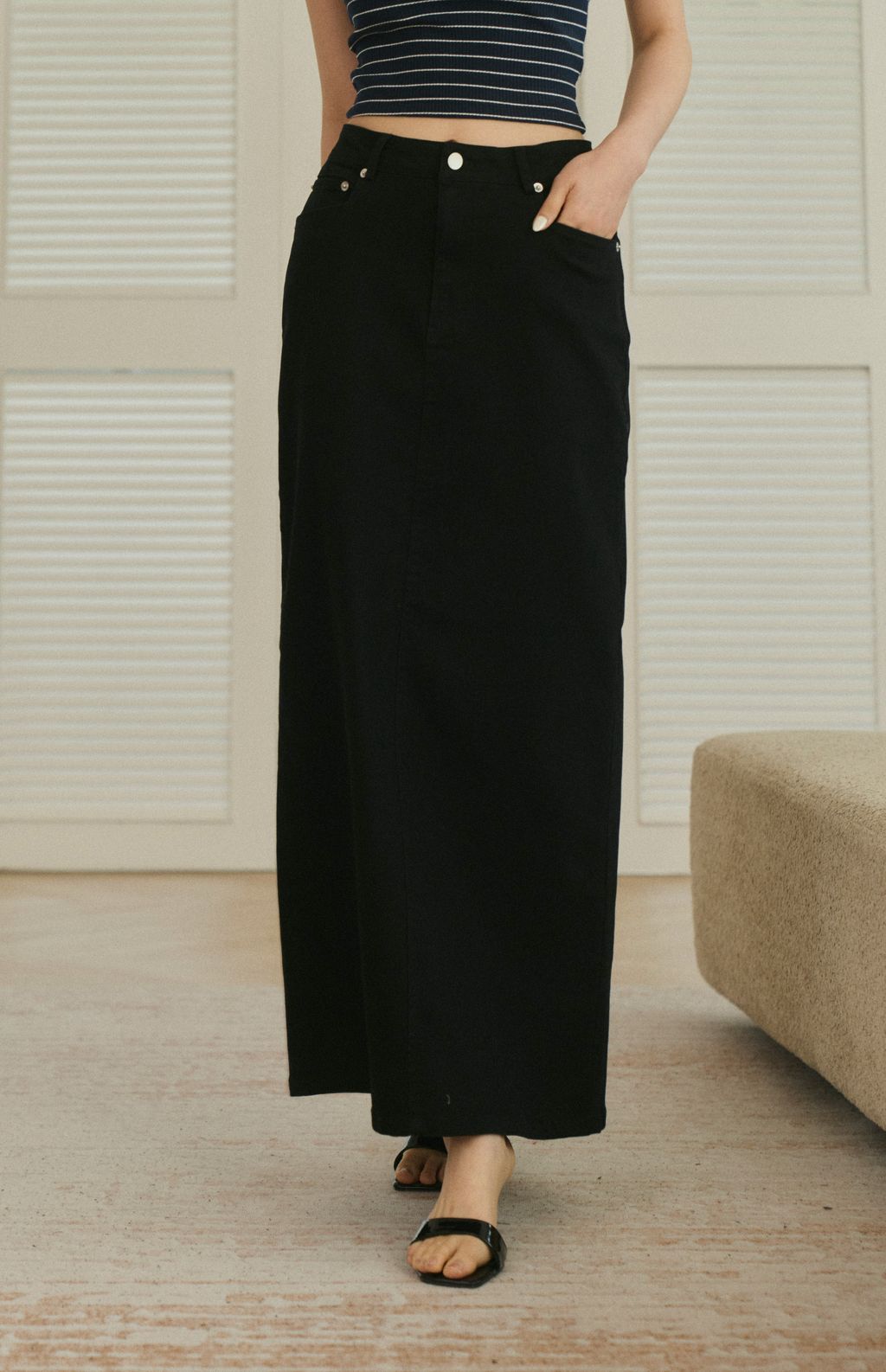Back Slit Denim Long Skirt<br/>法式極簡後開衩牛仔裙