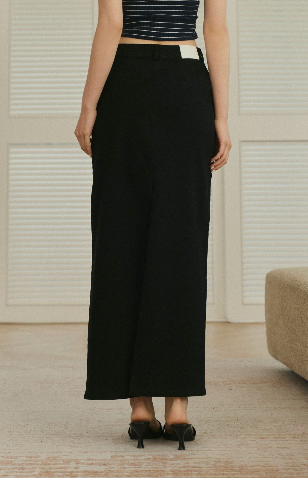 Back Slit Denim Long Skirt<br/>法式極簡後開衩牛仔裙