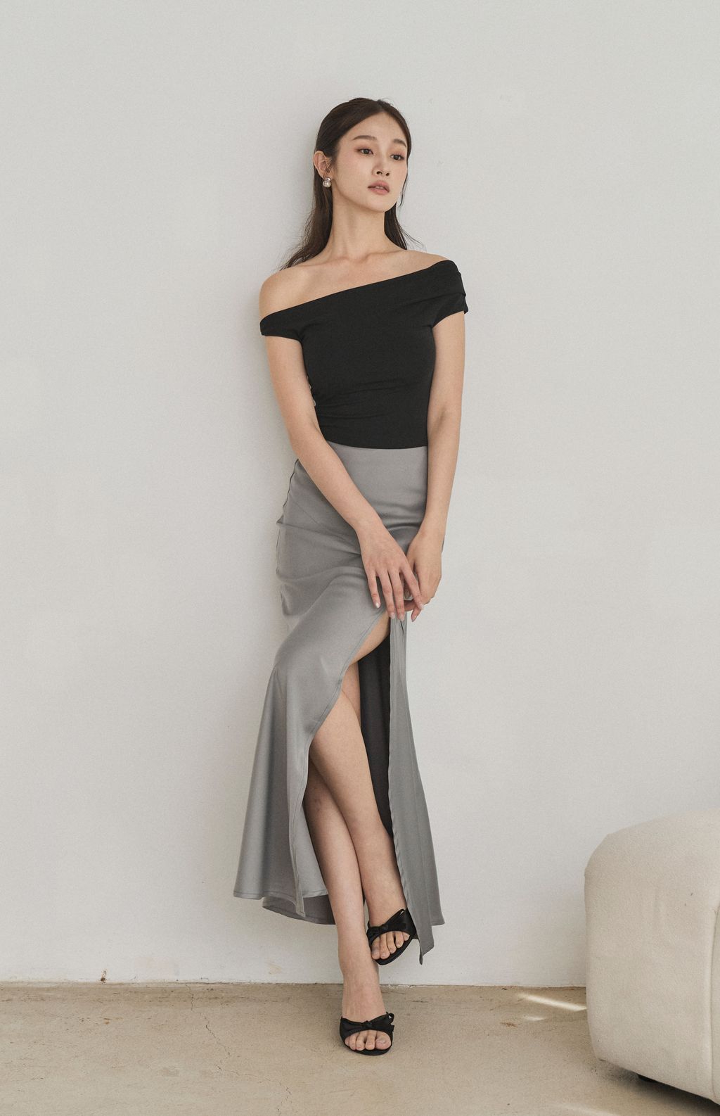 Twist Asymmetric Off-Shoulder Bra Top<br/>扭結斜肩Bra Top