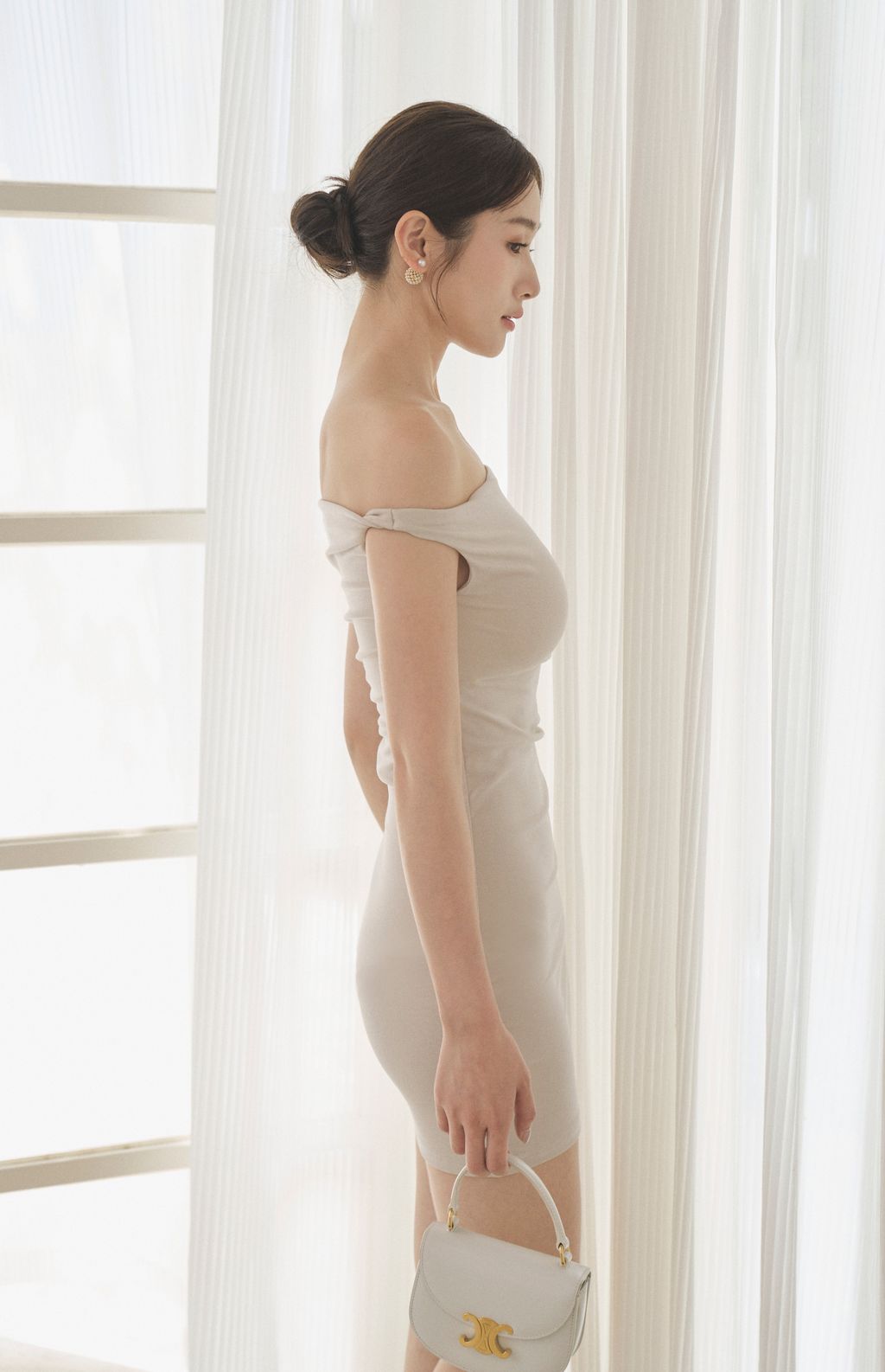 Twist Asymmetric Off-Shoulder Bra Dress<br/>扭結斜肩Bra Dress