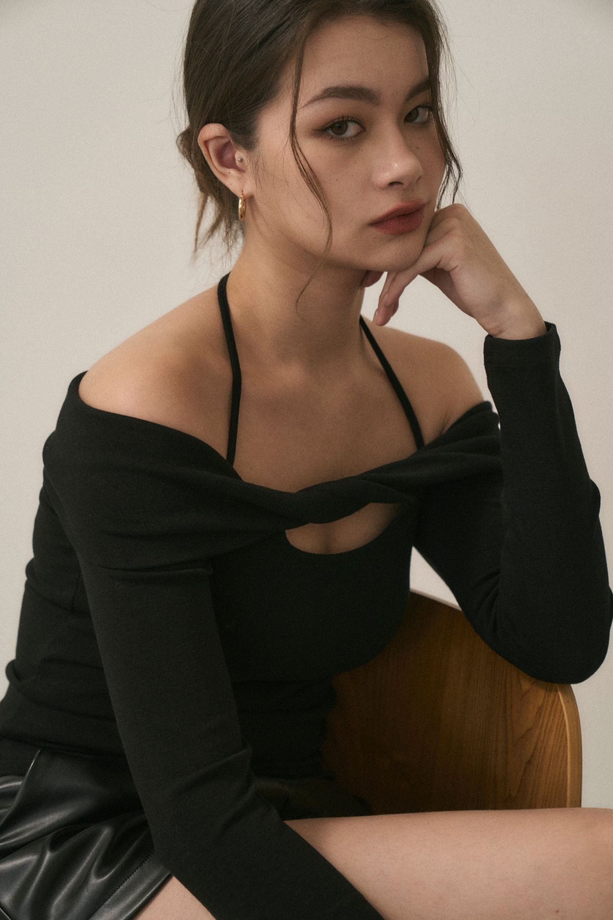 Twist Off-Shoulder Bra Top (扭結一字領綁帶Bra Top) By Beigy - Milu