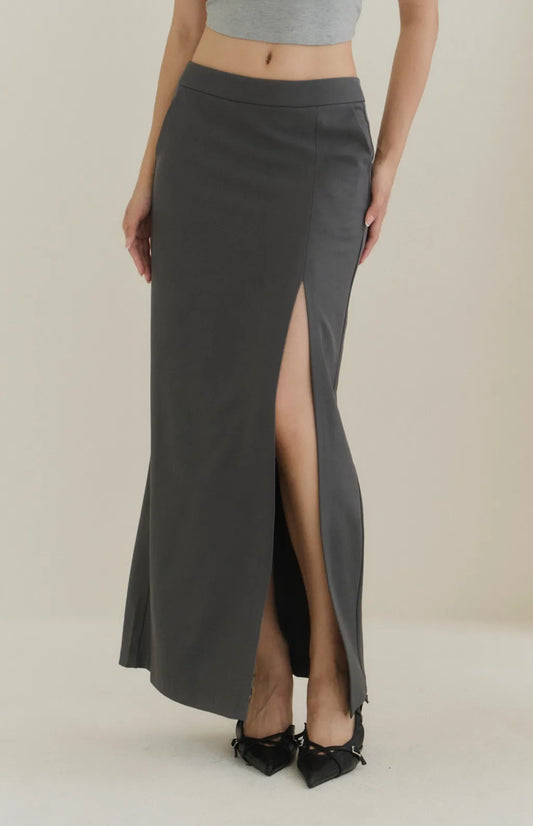 Front-Slit Tailored Maxi Skirt<br/>率性開衩西裝長裙