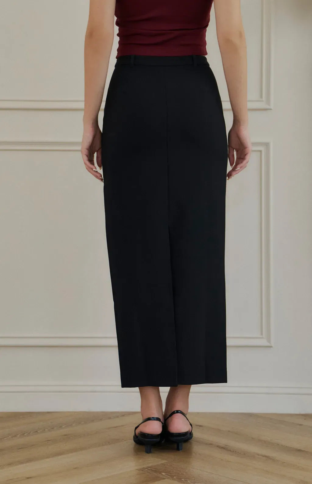 Back Slit Long Tailored Skirt <br/>後開衩西裝長裙
