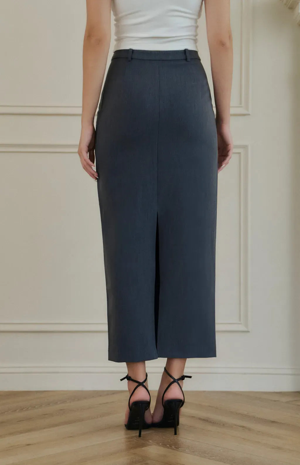 Back Slit Long Tailored Skirt <br/>後開衩西裝長裙