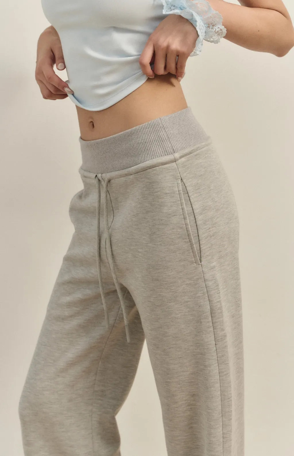 Wide-Waist Drawstring Cotton Flared Pant<br/>寬腰抽繩太空棉喇叭褲