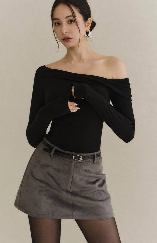 (最後現貨) Asymmetric Sueded Long-Sleeve Bra Top<br/>不對稱斜肩修身磨毛長袖Bra Top -【L】
