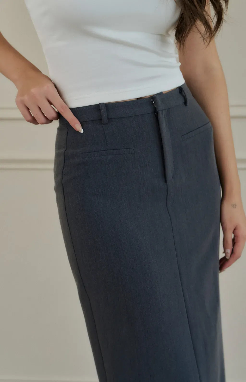 Back Slit Long Tailored Skirt <br/>後開衩西裝長裙