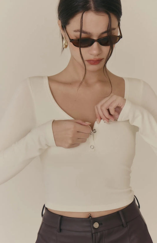 (最後現貨) Cozy Wool-Blend Heart Shape Long-Sleeve Bra Top<br/>羊毛桃心領排釦長袖Bra Top -【M】