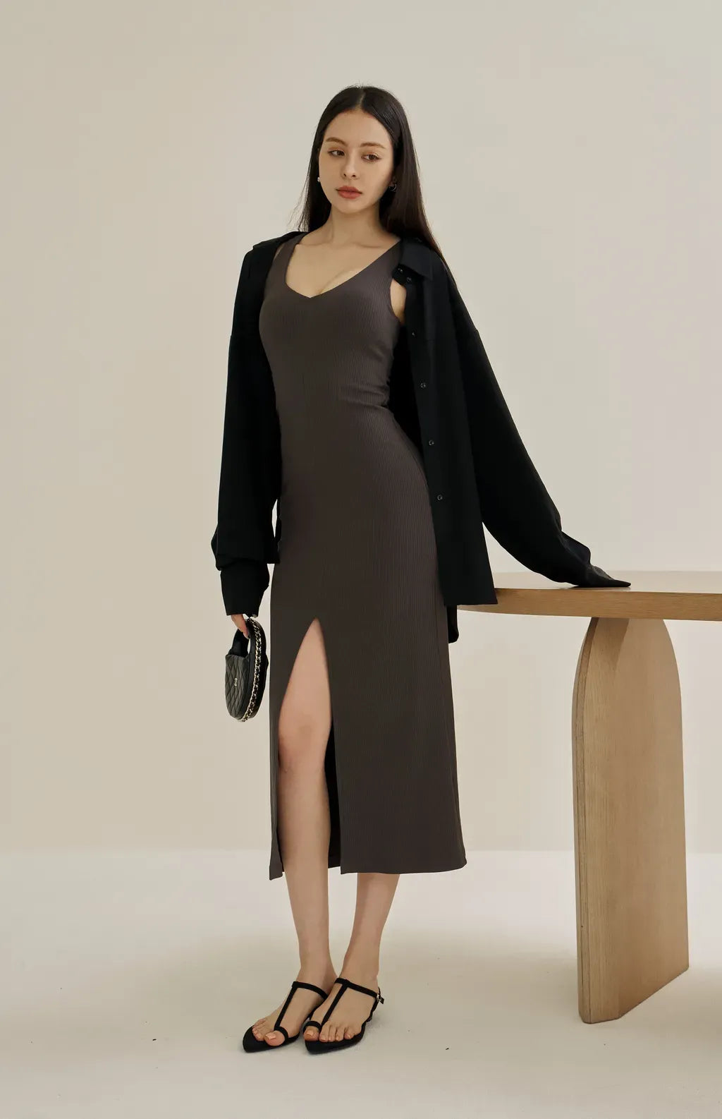 Rib Knit V-Neck Bra Dress<br/>坑條V領美胸前開衩Bra Dress