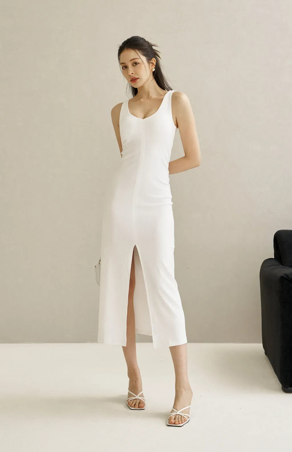 Rib Knit V-Neck Bra Dress<br/>坑條V領美胸前開衩Bra Dress