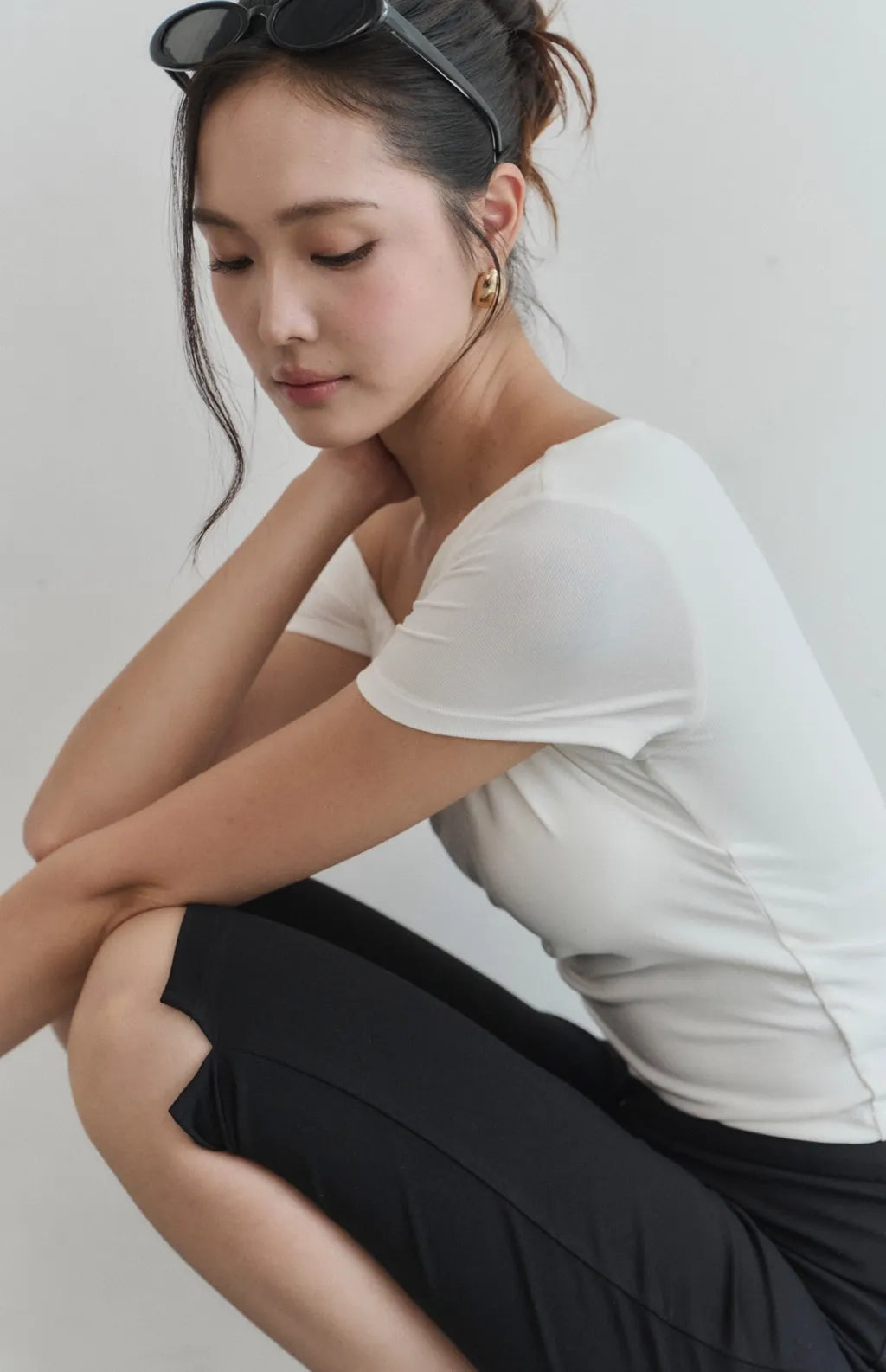 Asymmetric Ruched Short-Sleeve Bra Top<br/>斜領不對稱抓皺短袖Bra Top