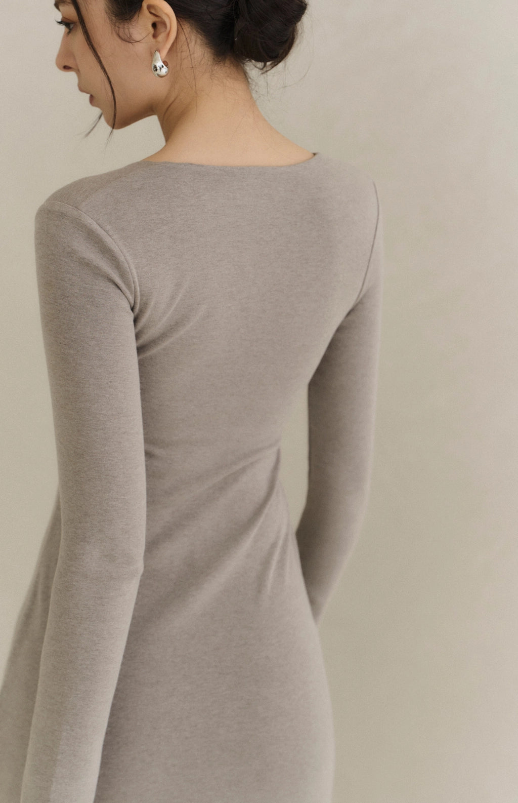 (最後現貨) Tencel Ruched Long-Sleeve Bra Dress<br/>天絲美胸抓皺平口Bra Dress -【XS】