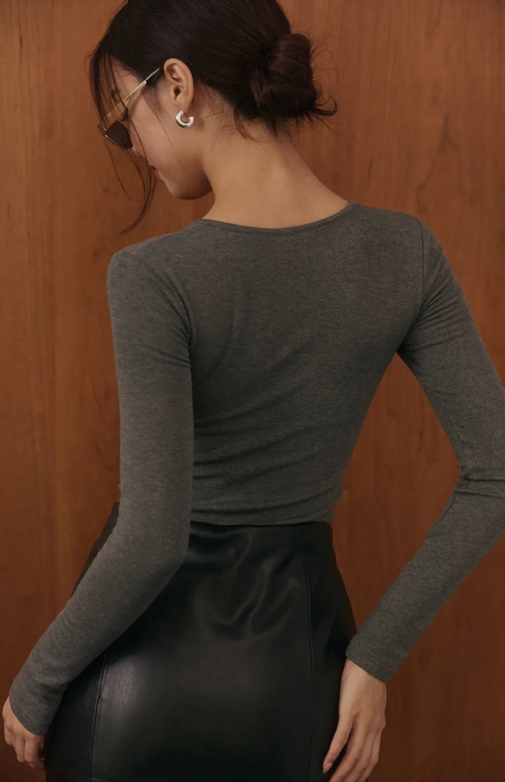 Ring-Button Long-Sleeve Bra Top<br/>心機開釦鏤空磨毛長袖Bra Top