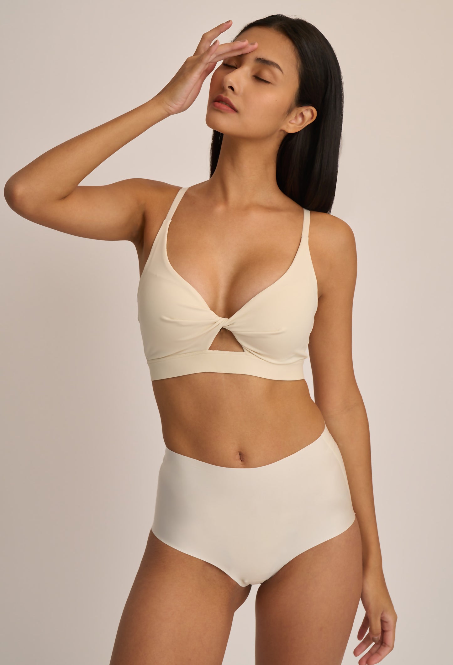 Essential Front Knot Bra Top (蝴蝶扭結) By mumm - Milu